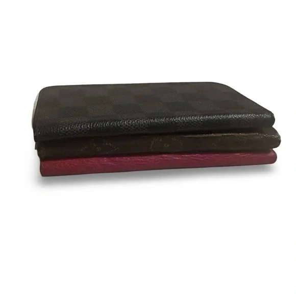 🔥 LOUIS VUITTON IPHONE CASE LOT 🔥 (Retail $995+ Value!) – NEW + PRE-OWNE… - Picture 9 of 9